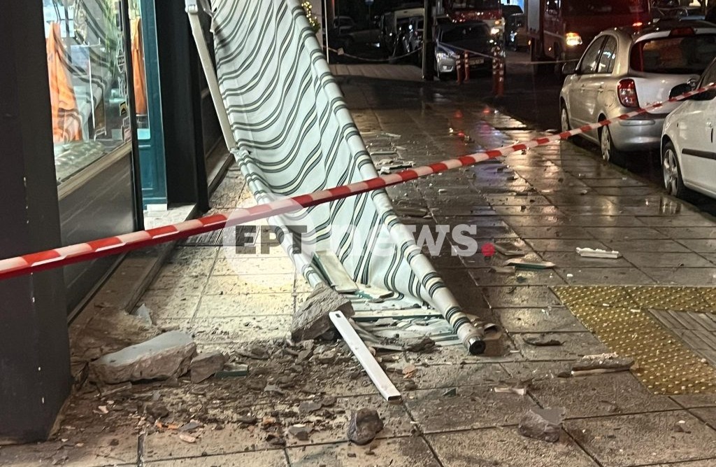 Καλαμάτα: Κατέρρευσε τσιμεντένια μαρκίζα πολυκατοικίας!